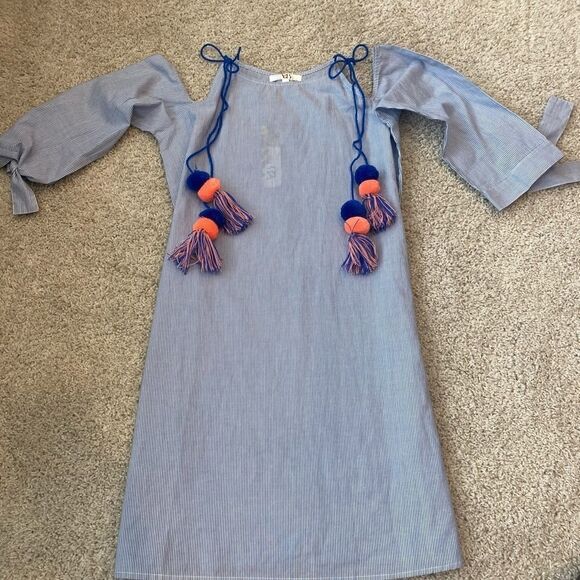 NWT - America & Beyond Cold Shoulder Strip… - Picture 6 of 12